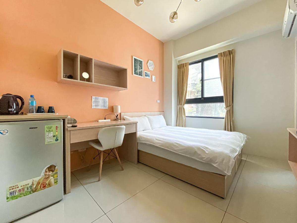 Adagio Hostel Taichung Esterno foto
